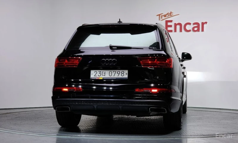 Audi Q7, снимка 4 - Автомобили и джипове - 52962143