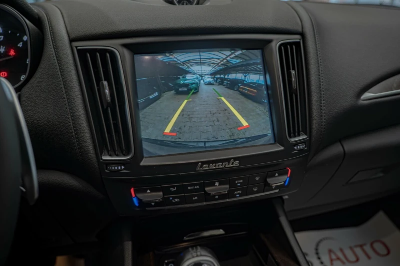 Maserati Levante Diesel/Камера/Sport/Distronic/F1/Подгрев/Sound Act, снимка 11 - Автомобили и джипове - 53206120