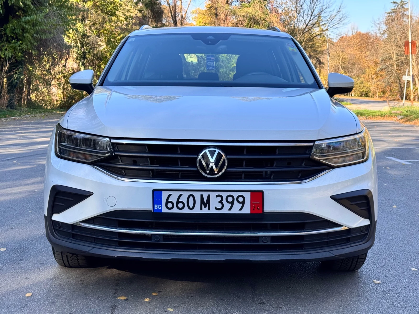 VW Tiguan  2.0TDI* FACE* DIST* FRONT ASSIST* LANE ASSIST*  - изображение 2