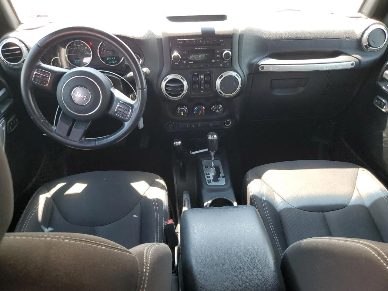 Jeep Wrangler UNLIMITED SAHARA - изображение 7