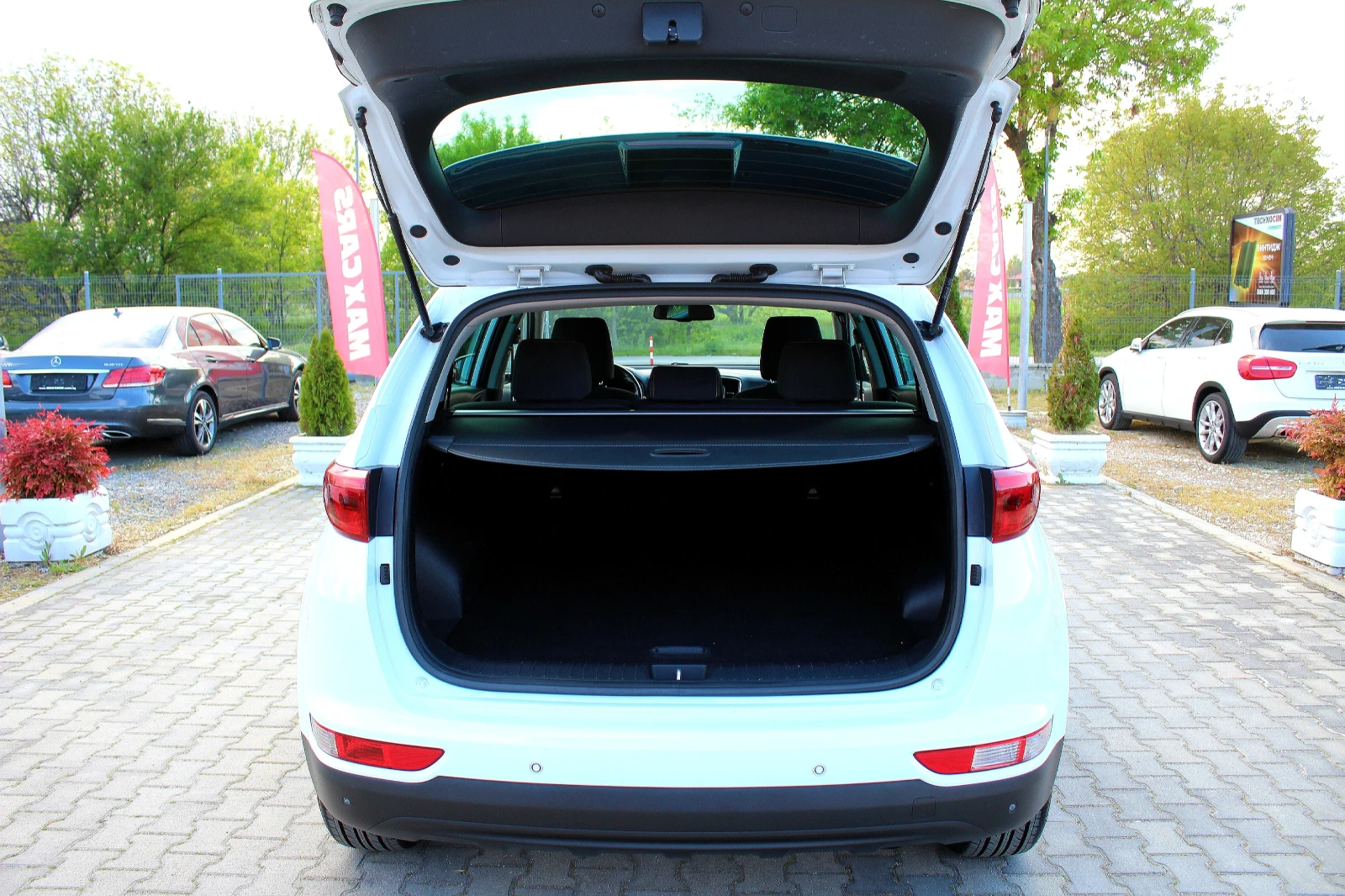 Kia Sportage 1.7CRDi СОБСТВЕН ЛИЗИНГ/ЕВРО 6В, снимка 9 - Автомобили и джипове - 54348363