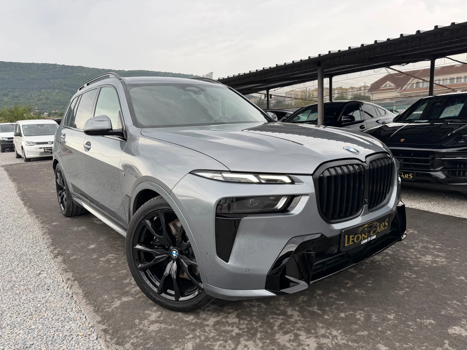 BMW X7 x Drive 40d / 6+ 1 /M PAKET/ PANO / CAMERA 360 /, снимка 3 - Автомобили и джипове - 55815313
