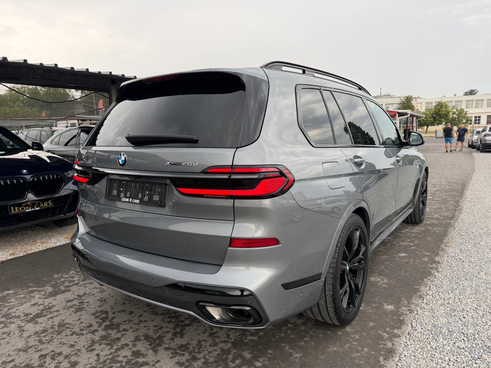 BMW X7 x Drive 40d / 6+ 1 /M PAKET/ PANO / CAMERA 360 /, снимка 6 - Автомобили и джипове - 55815313