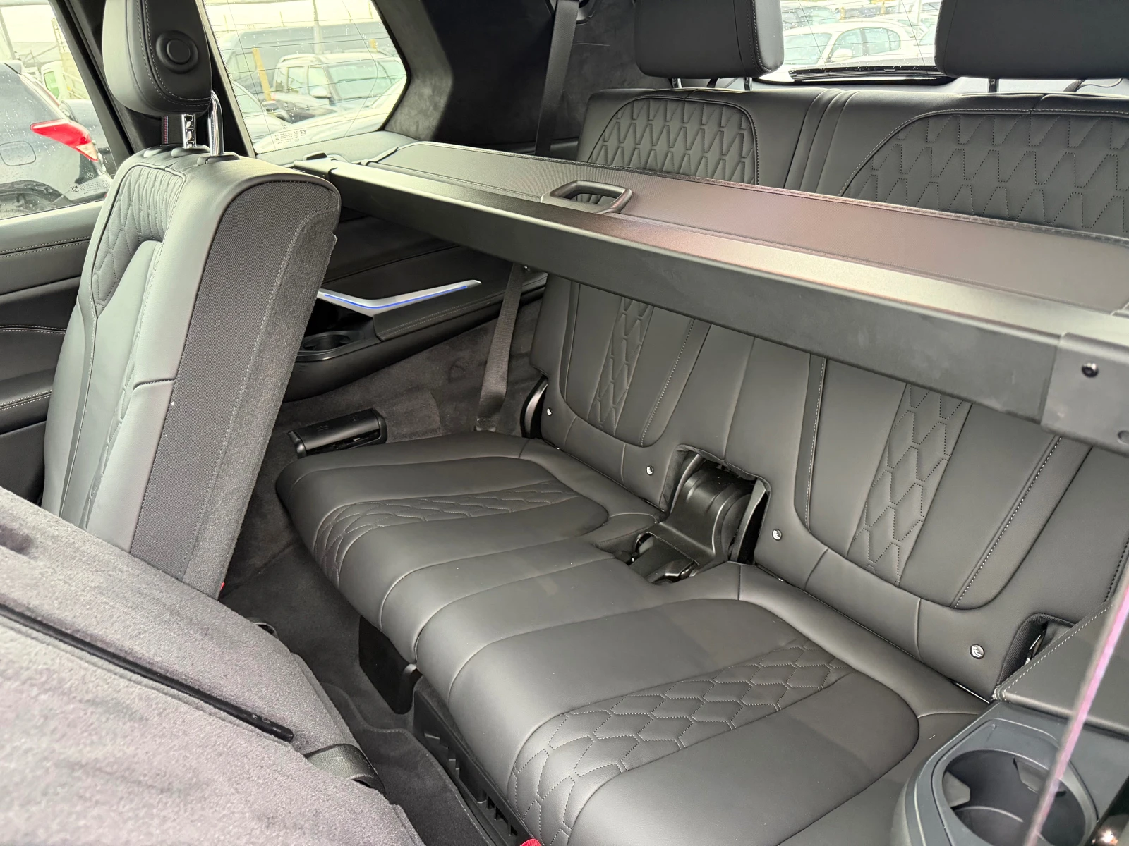 BMW X7 x Drive 40d / 6+ 1 /M PAKET/ PANO / CAMERA 360 /, снимка 10 - Автомобили и джипове - 55815313