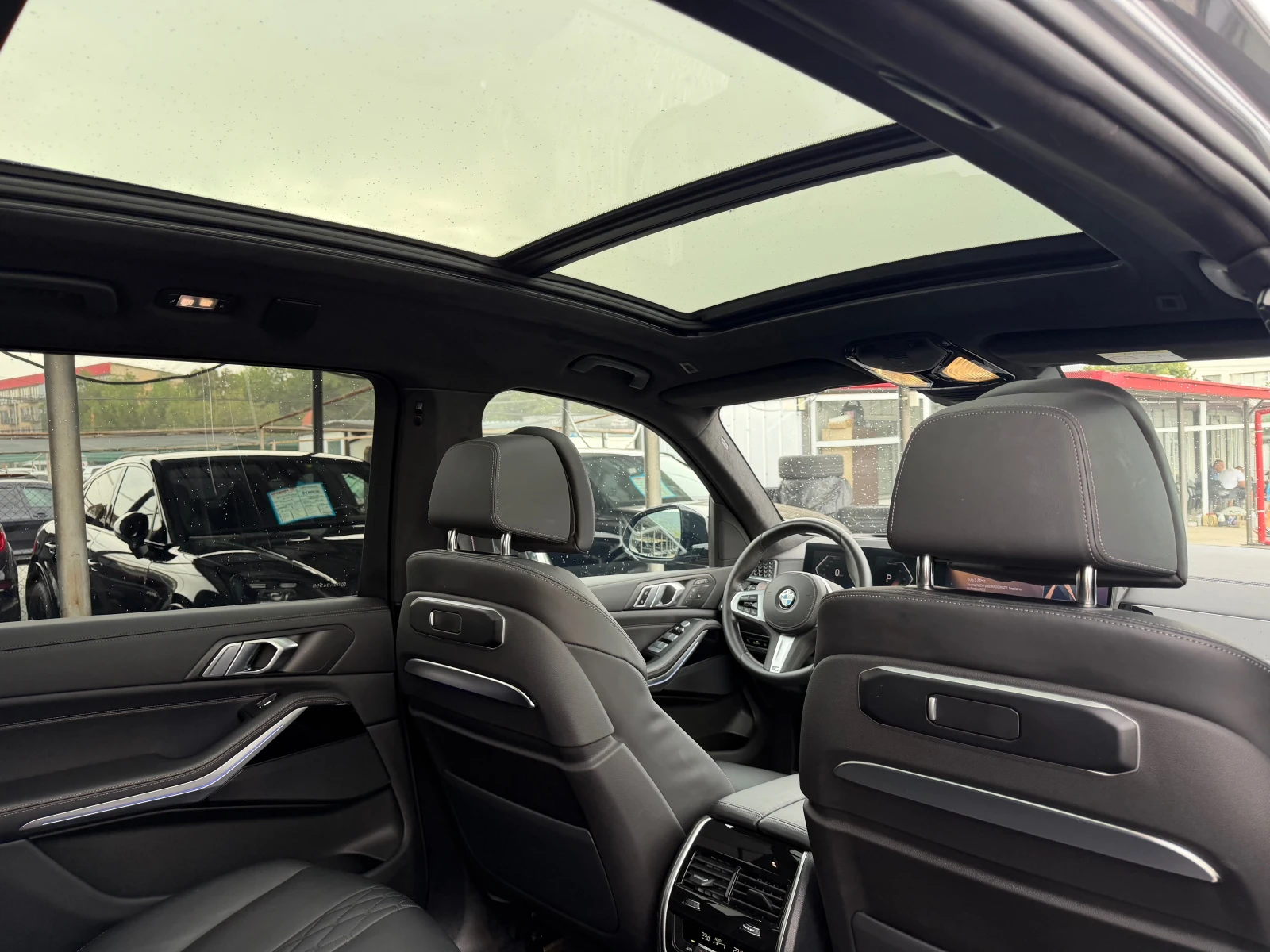 BMW X7 x Drive 40d / 6+ 1 /M PAKET/ PANO / CAMERA 360 /, снимка 8 - Автомобили и джипове - 55815313
