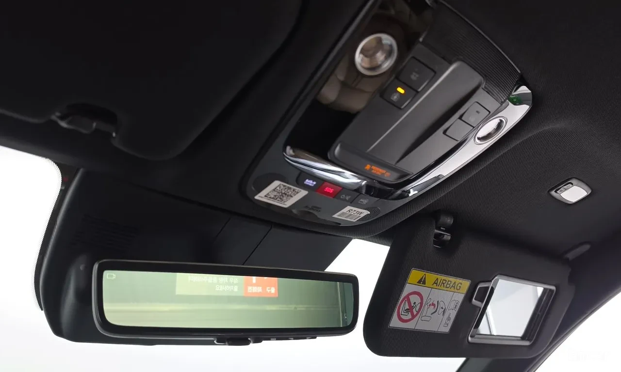 Kia Sorento SIGNATURE| WHITE PEARL| 360| DISTRO| HUD| ОБДУХ| C, снимка 15 - Автомобили и джипове - 55968326