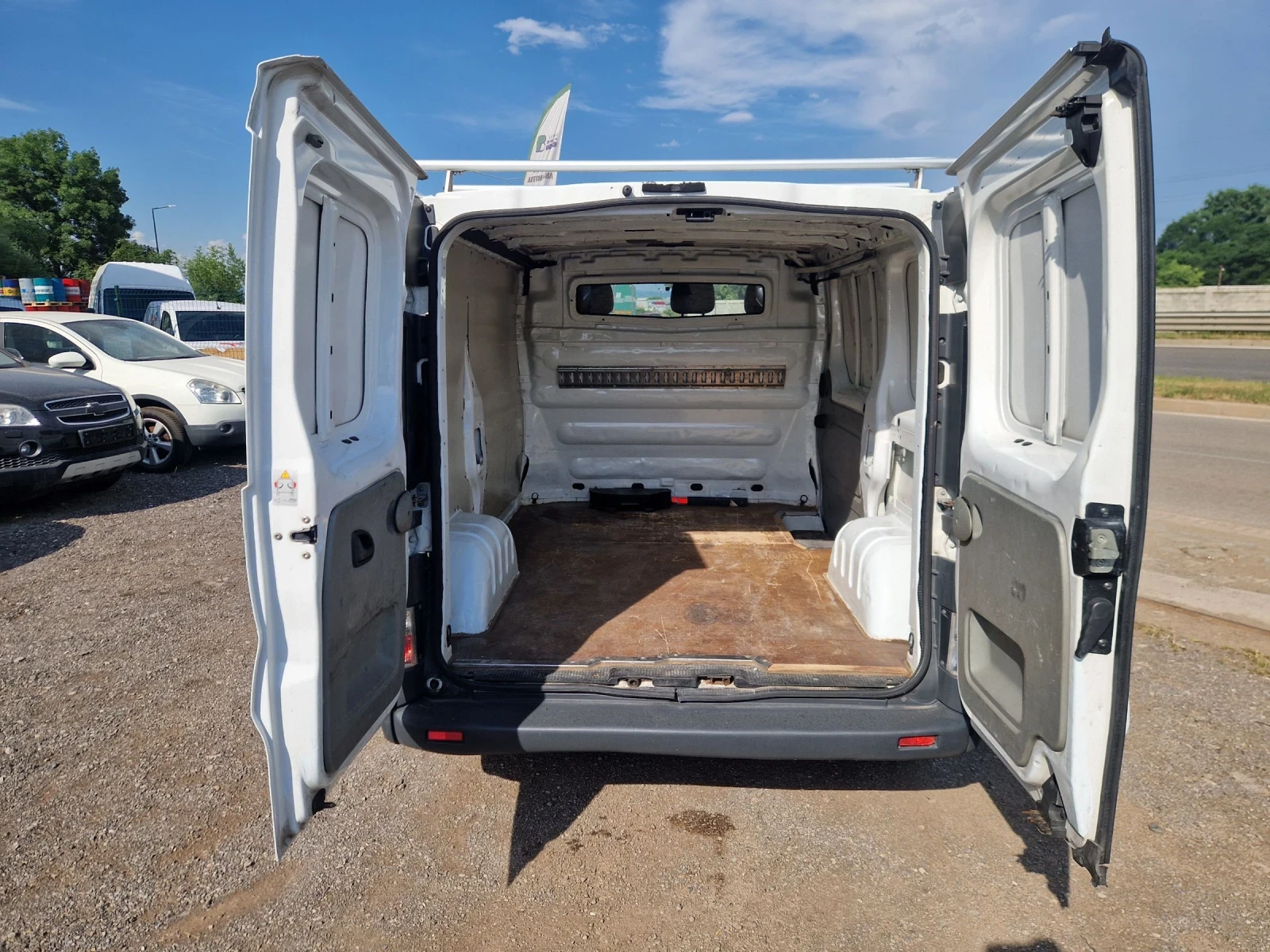 Opel Vivaro 1.9D 101HP.CARGO ITALIA, снимка 6 - Бусове и автобуси - 55184493