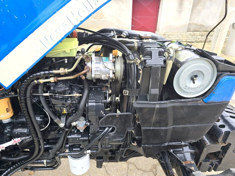Трактор New Holland TN95F, снимка 12 - Селскостопанска техника - 52918187