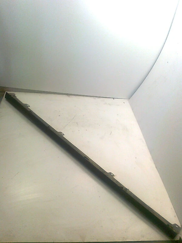 пластмасов декоративен външен праг (ляв) за Волво В40 2.0 