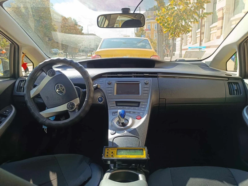 Toyota Prius, снимка 6 - Автомобили и джипове - 47493328