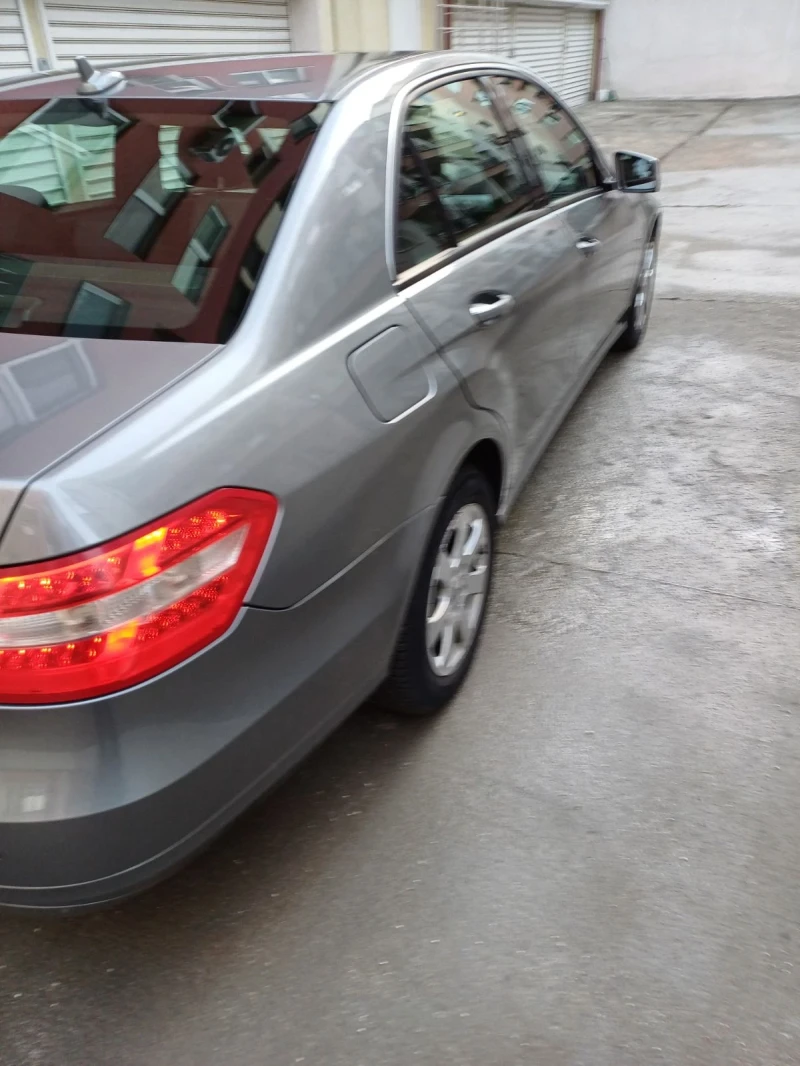 Mercedes-Benz E 200, снимка 13 - Автомобили и джипове - 48625870