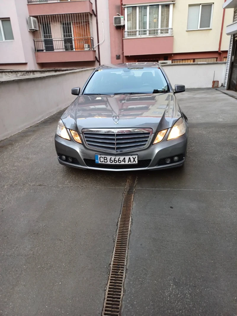 Mercedes-Benz E 200, снимка 1 - Автомобили и джипове - 48625870