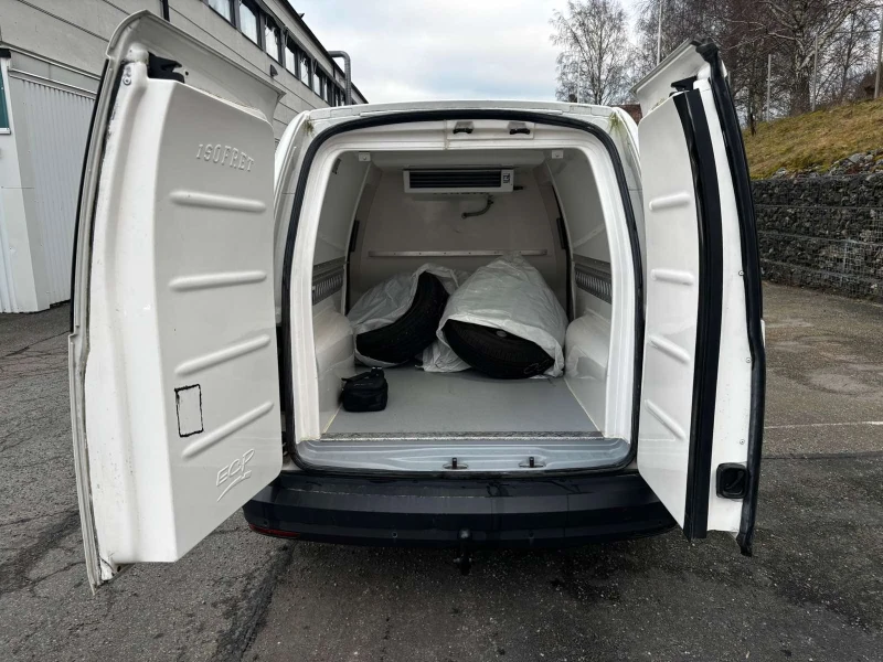 VW Caddy, снимка 6 - Автомобили и джипове - 49098944