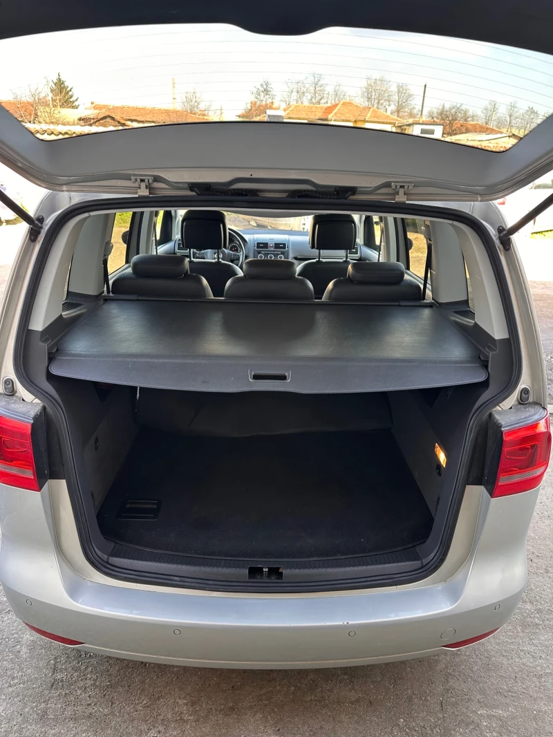 VW Touran Highline, снимка 12 - Автомобили и джипове - 53075421