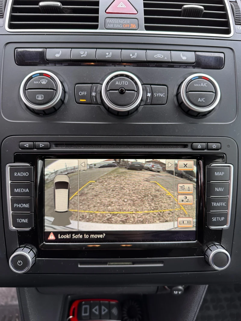 VW Touran Highline, снимка 11 - Автомобили и джипове - 53075421