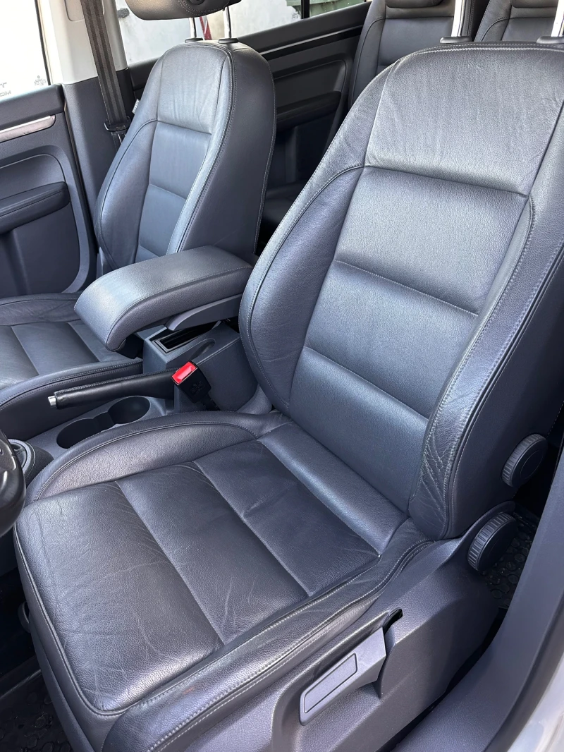 VW Touran Highline, снимка 6 - Автомобили и джипове - 53075421