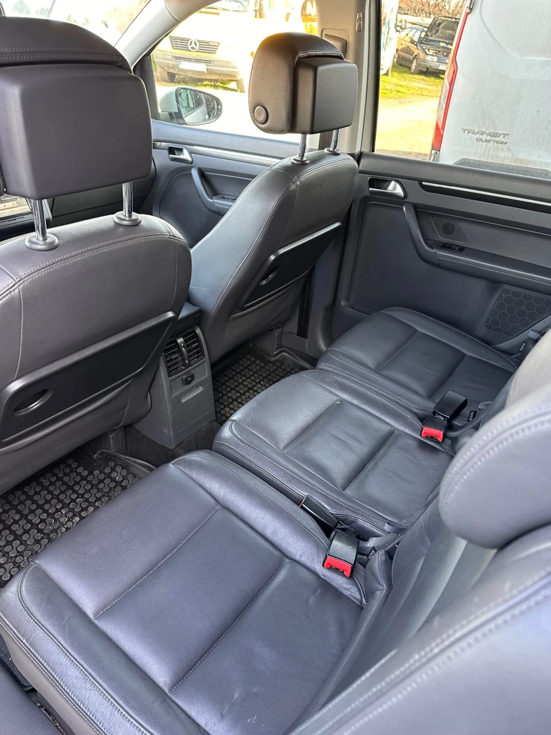 VW Touran Highline, снимка 8 - Автомобили и джипове - 53075421