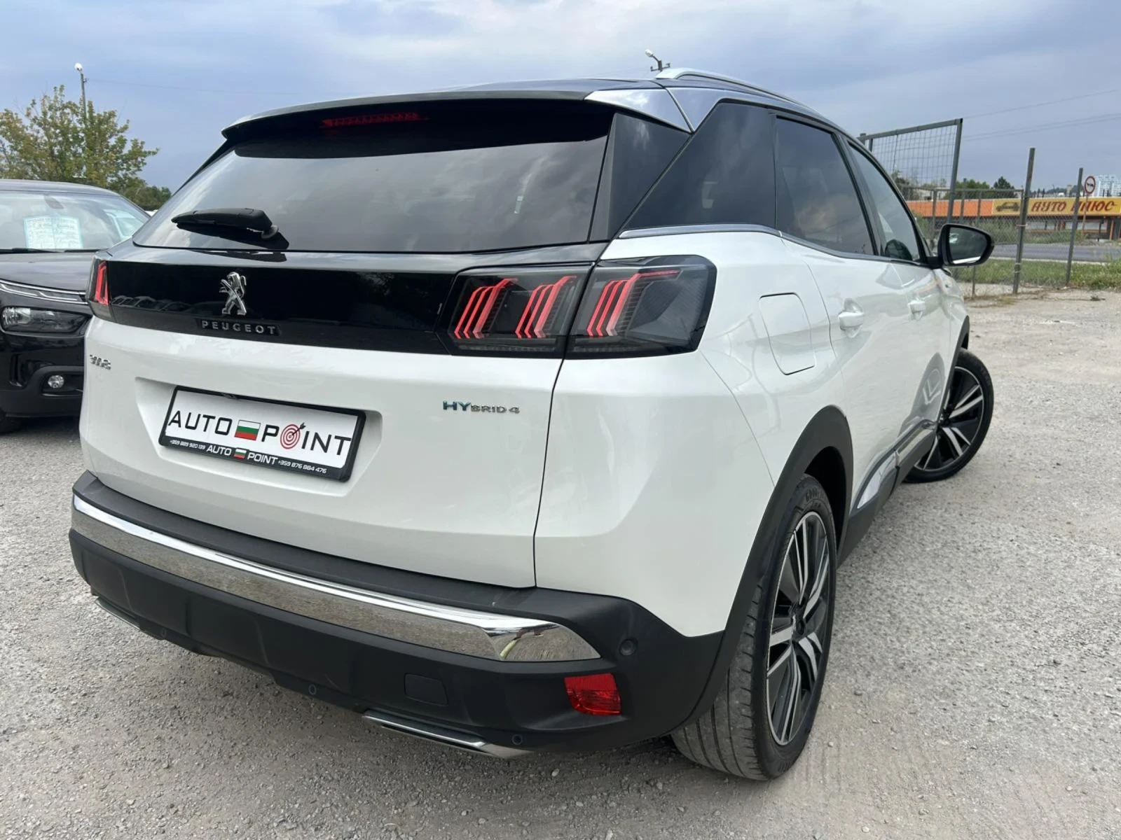 Peugeot 3008 PLUG IN HYBRID * 4X4 * PANORAMA * 2 CAM * ACC *  - изображение 4