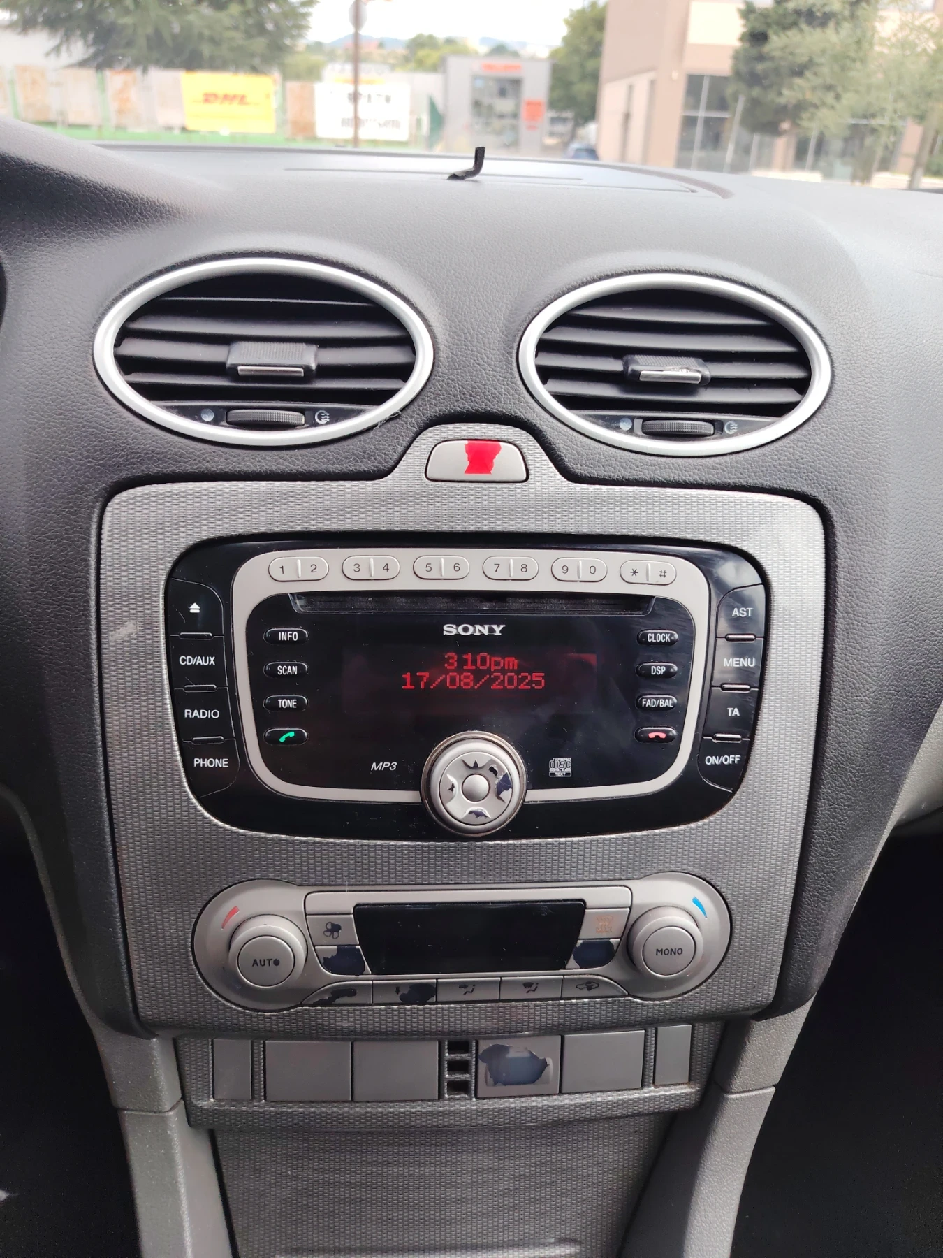 Ford Focus 1.6 TDCI - изображение 10