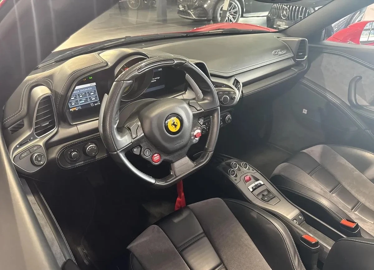 Ferrari 458 Italia Spider - изображение 6