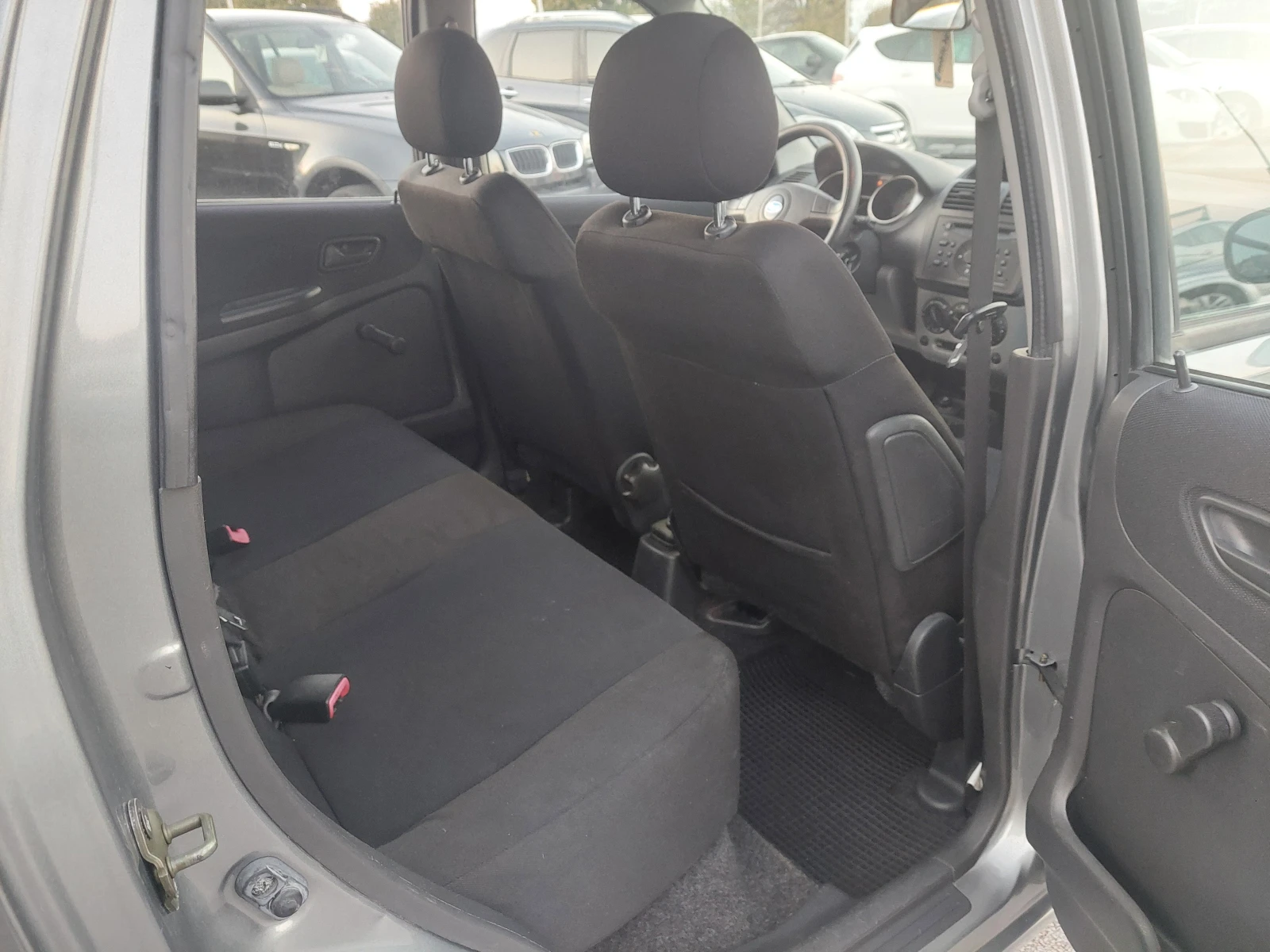 Subaru Justy 1.3i 4x4 КЛИМА - изображение 10