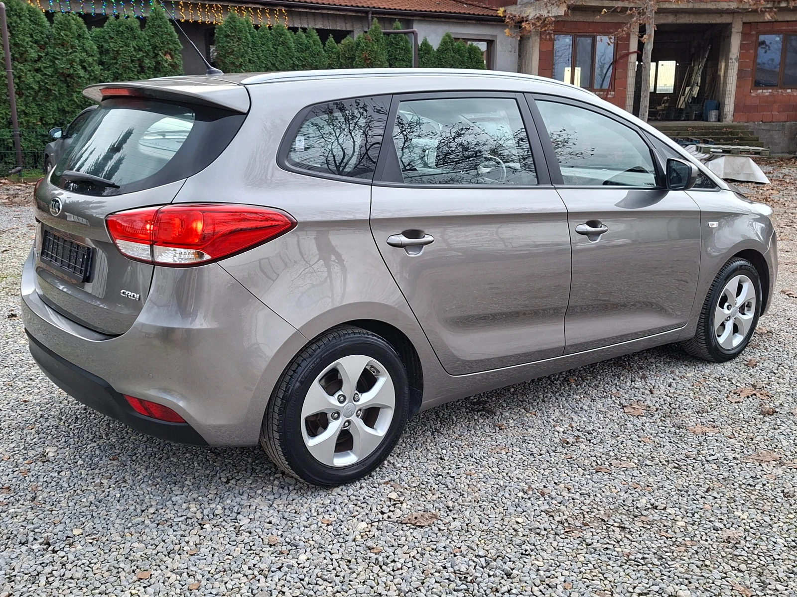 Kia Carens 1.7CRDi 6ск. 7места STYLE EDITION  - изображение 4