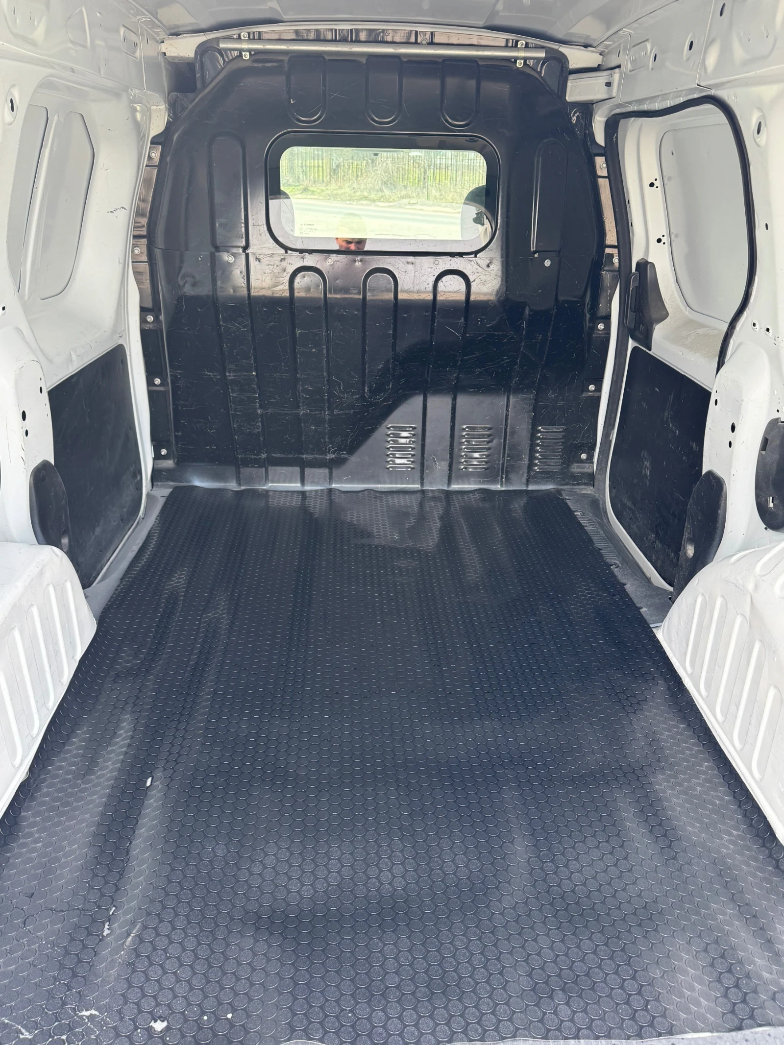 Dacia Dokker 1.5 CDI, снимка 9 - Автомобили и джипове - 53776111