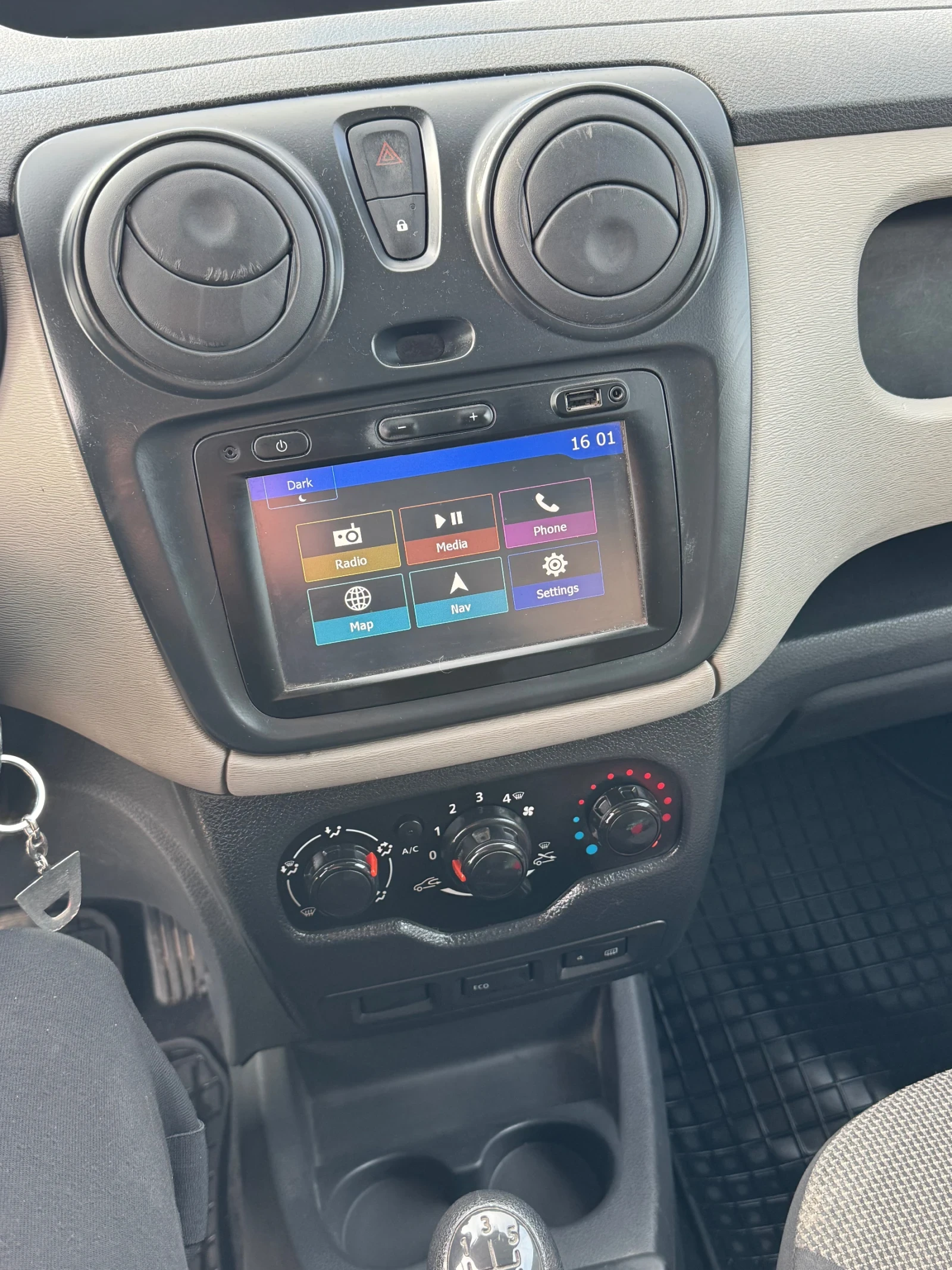 Dacia Dokker 1.5 CDI, снимка 8 - Автомобили и джипове - 53776111