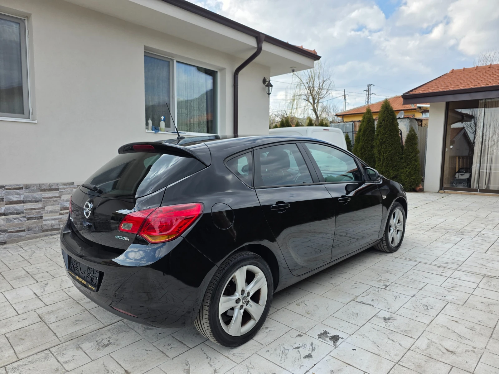Opel Astra 1.3 CDTI, снимка 4 - Автомобили и джипове - 53866236