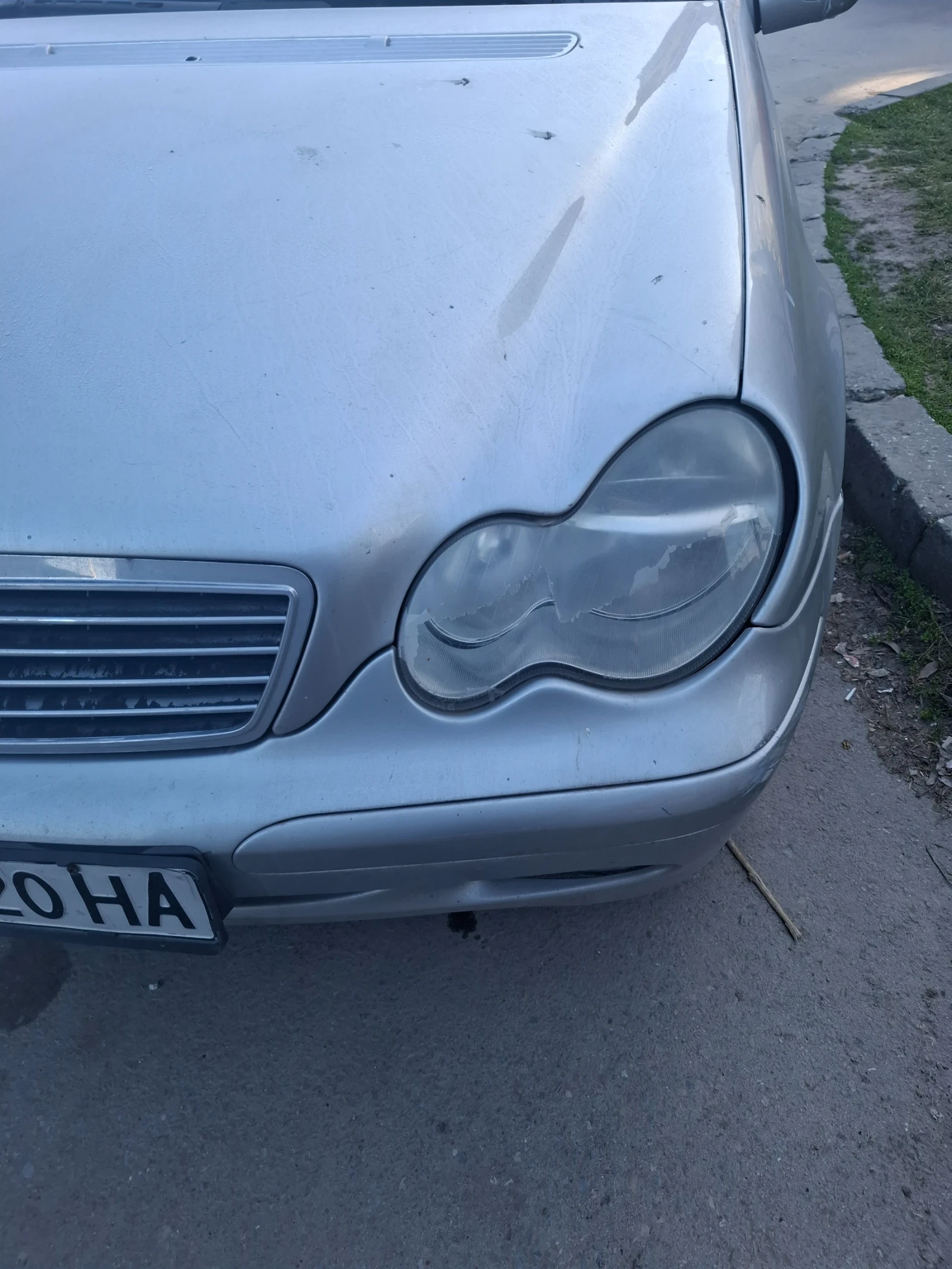 Mercedes-Benz C 220, снимка 4 - Автомобили и джипове - 53868906