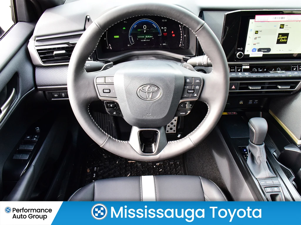 Toyota Camry Hybrid* 4WD* Underground* Чисто нова, снимка 10 - Автомобили и джипове - 54218084