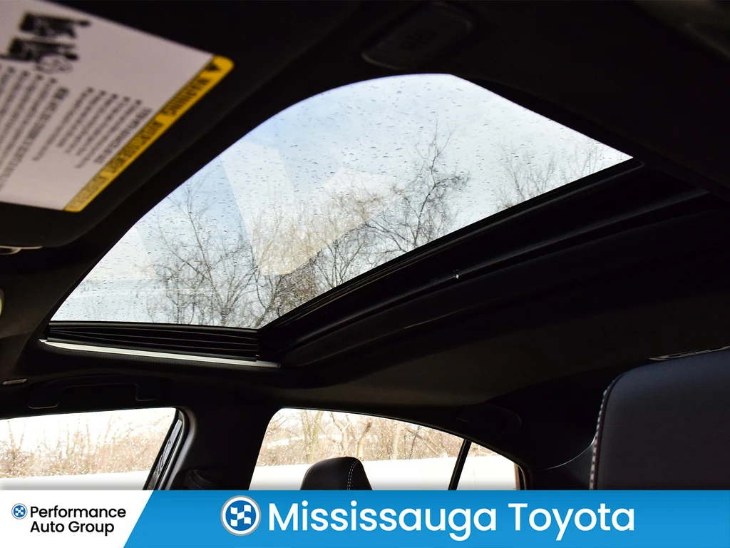 Toyota Camry Hybrid* 4WD* Underground* Чисто нова, снимка 12 - Автомобили и джипове - 54218084