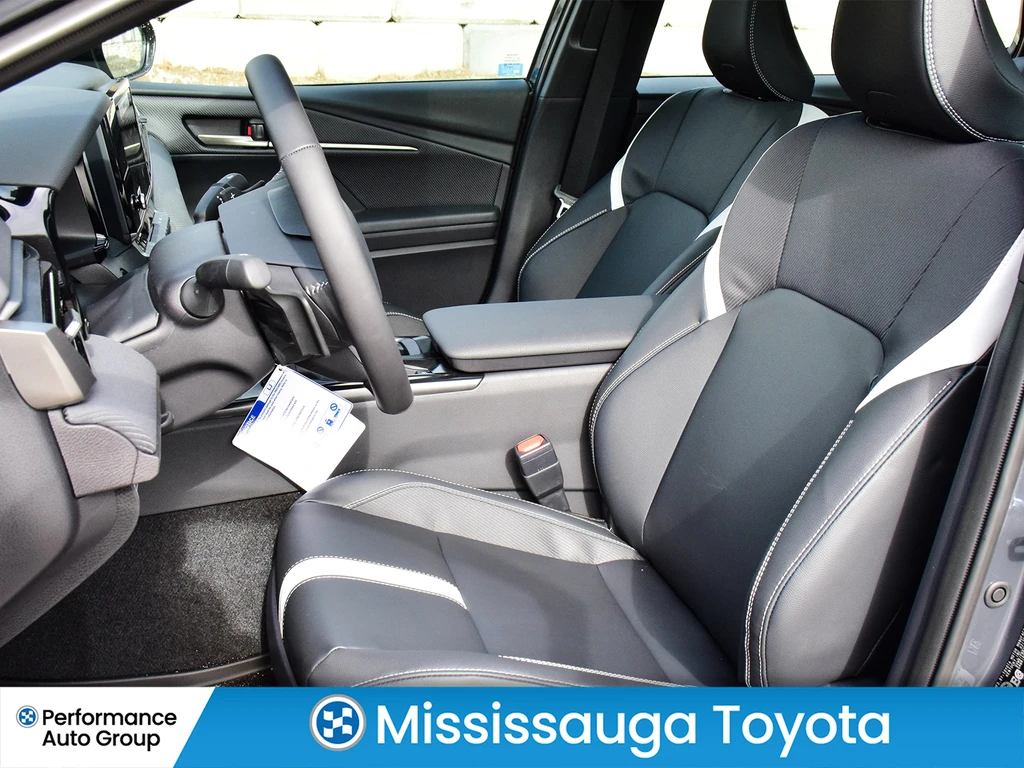 Toyota Camry Hybrid* 4WD* Underground* Чисто нова, снимка 9 - Автомобили и джипове - 54218084