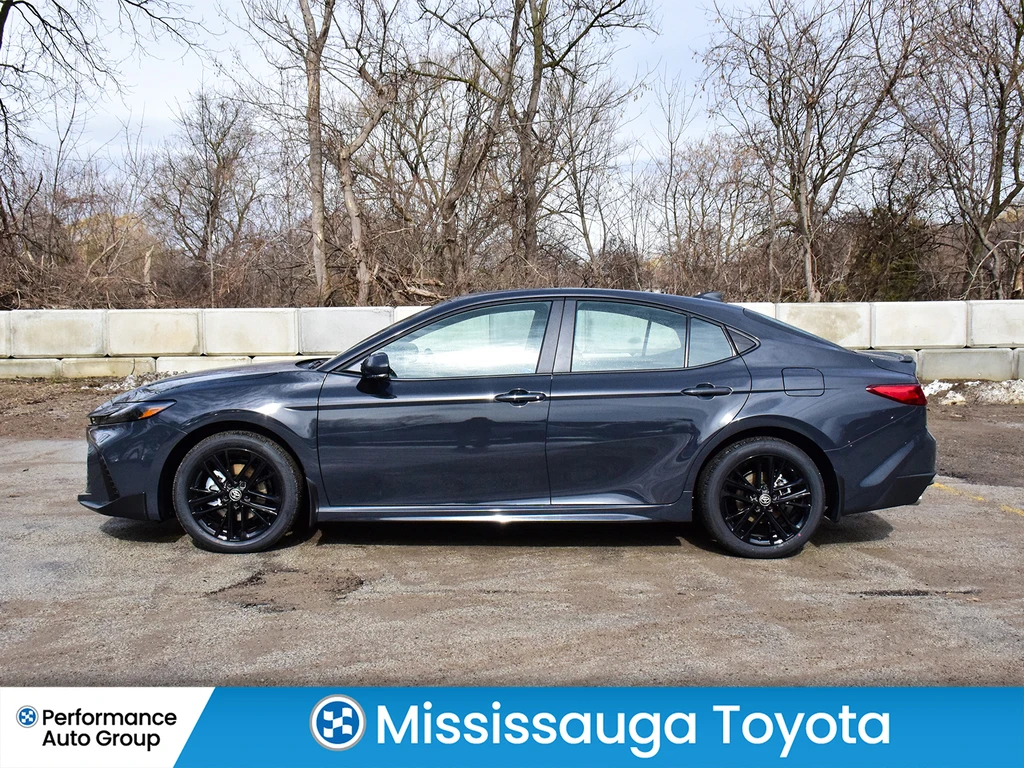 Toyota Camry Hybrid* 4WD* Underground* Чисто нова, снимка 5 - Автомобили и джипове - 54218084