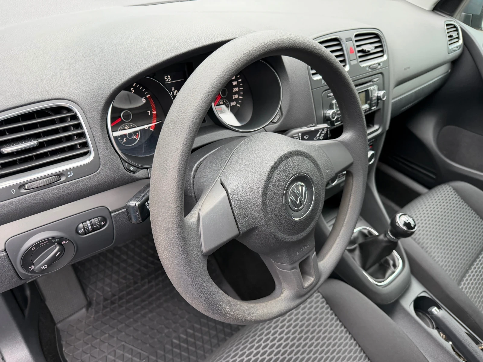 VW Golf 1.6I* 102k.c.* UNIKAT* REALNI KM* , снимка 9 - Автомобили и джипове - 54478453