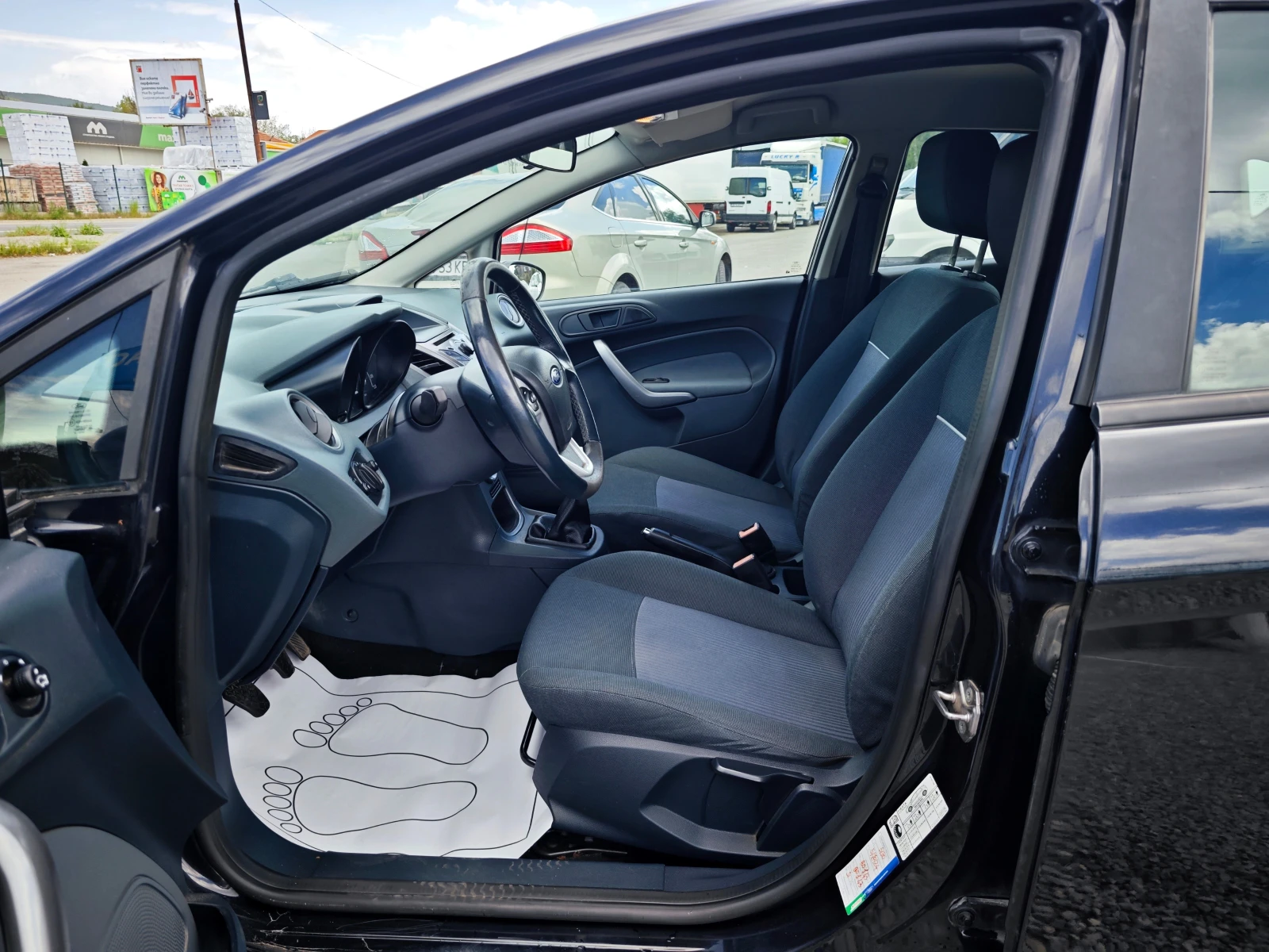 Ford Fiesta 1.4 TDCi Titanium, снимка 10 - Автомобили и джипове - 54576480