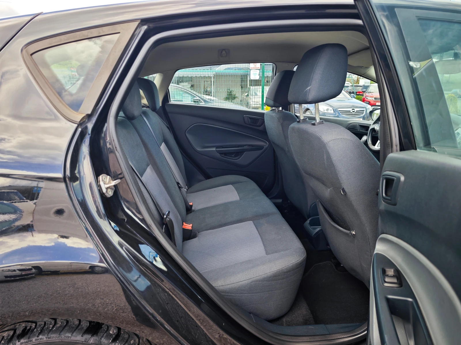 Ford Fiesta 1.4 TDCi Titanium, снимка 15 - Автомобили и джипове - 54576480