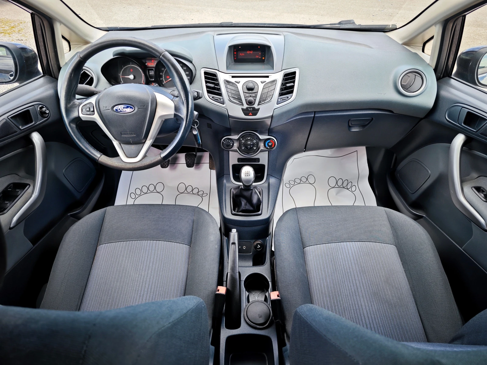Ford Fiesta 1.4 TDCi Titanium, снимка 12 - Автомобили и джипове - 54576480
