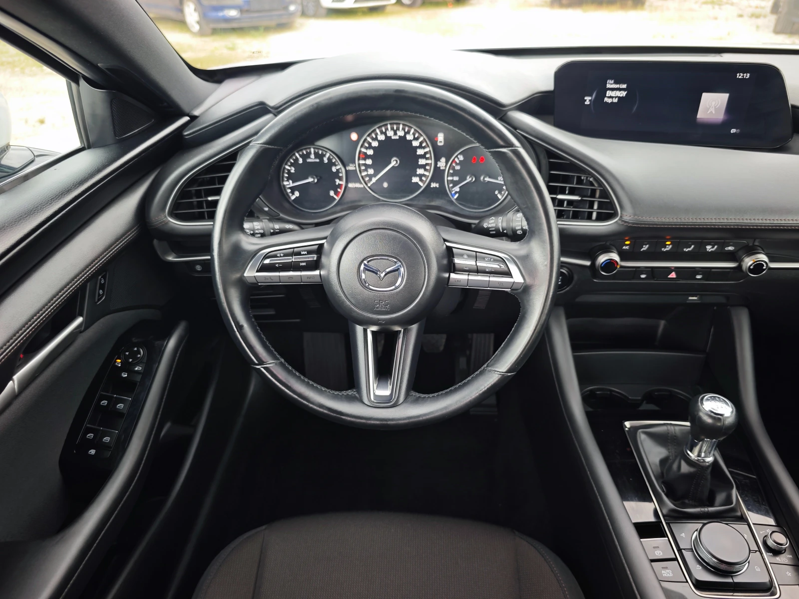 Mazda 3 2.0 HYBRID, снимка 13 - Автомобили и джипове - 54752572