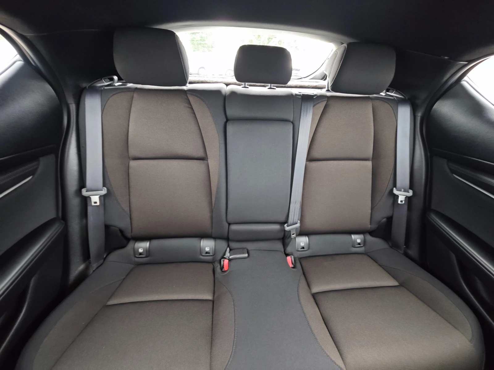 Mazda 3 2.0 HYBRID, снимка 16 - Автомобили и джипове - 54752572