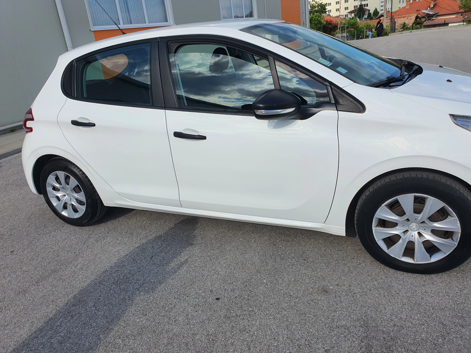 Peugeot 208, снимка 6 - Автомобили и джипове - 54767246