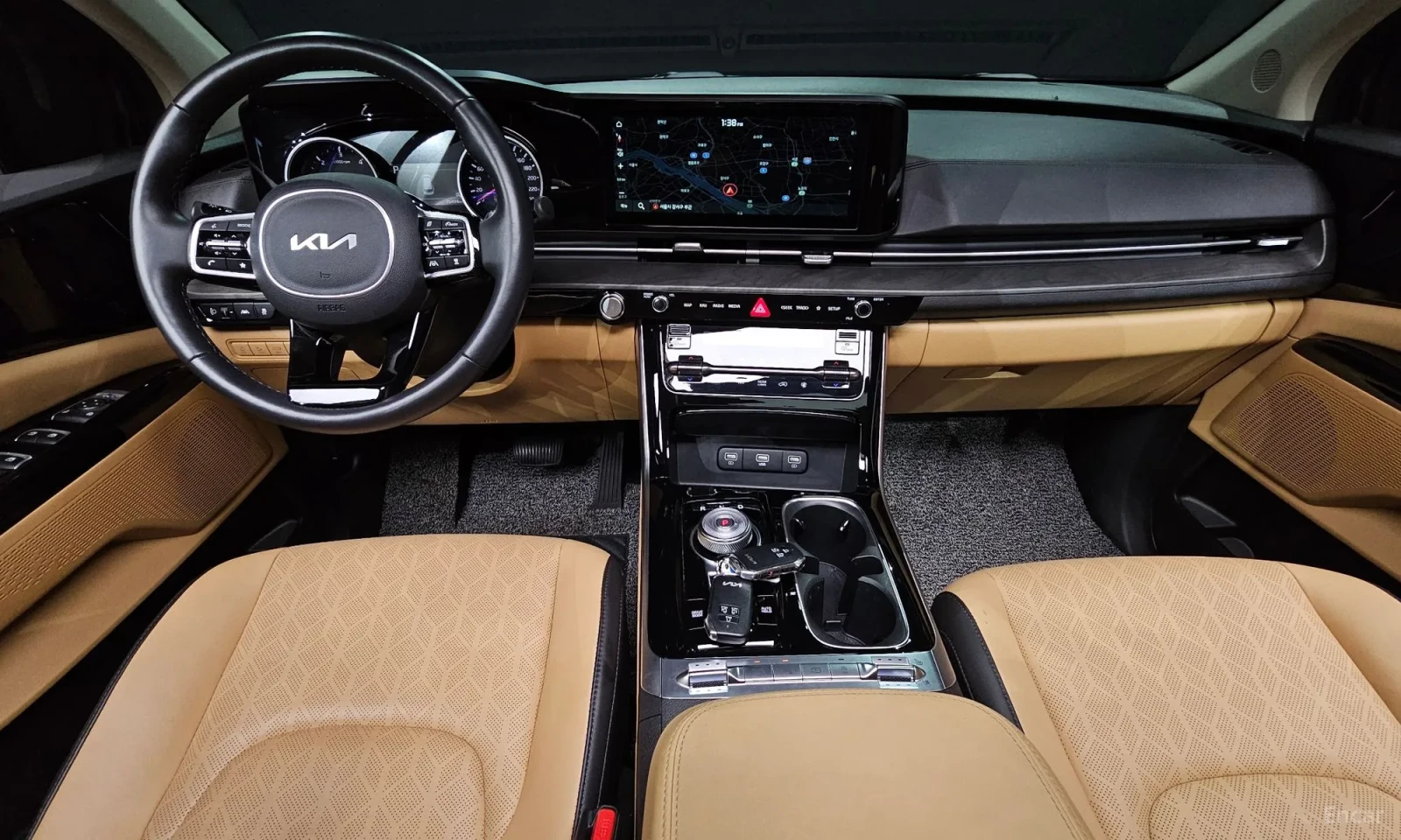 Kia Carnival 9-Seater Noblesse, снимка 7 - Автомобили и джипове - 55049986