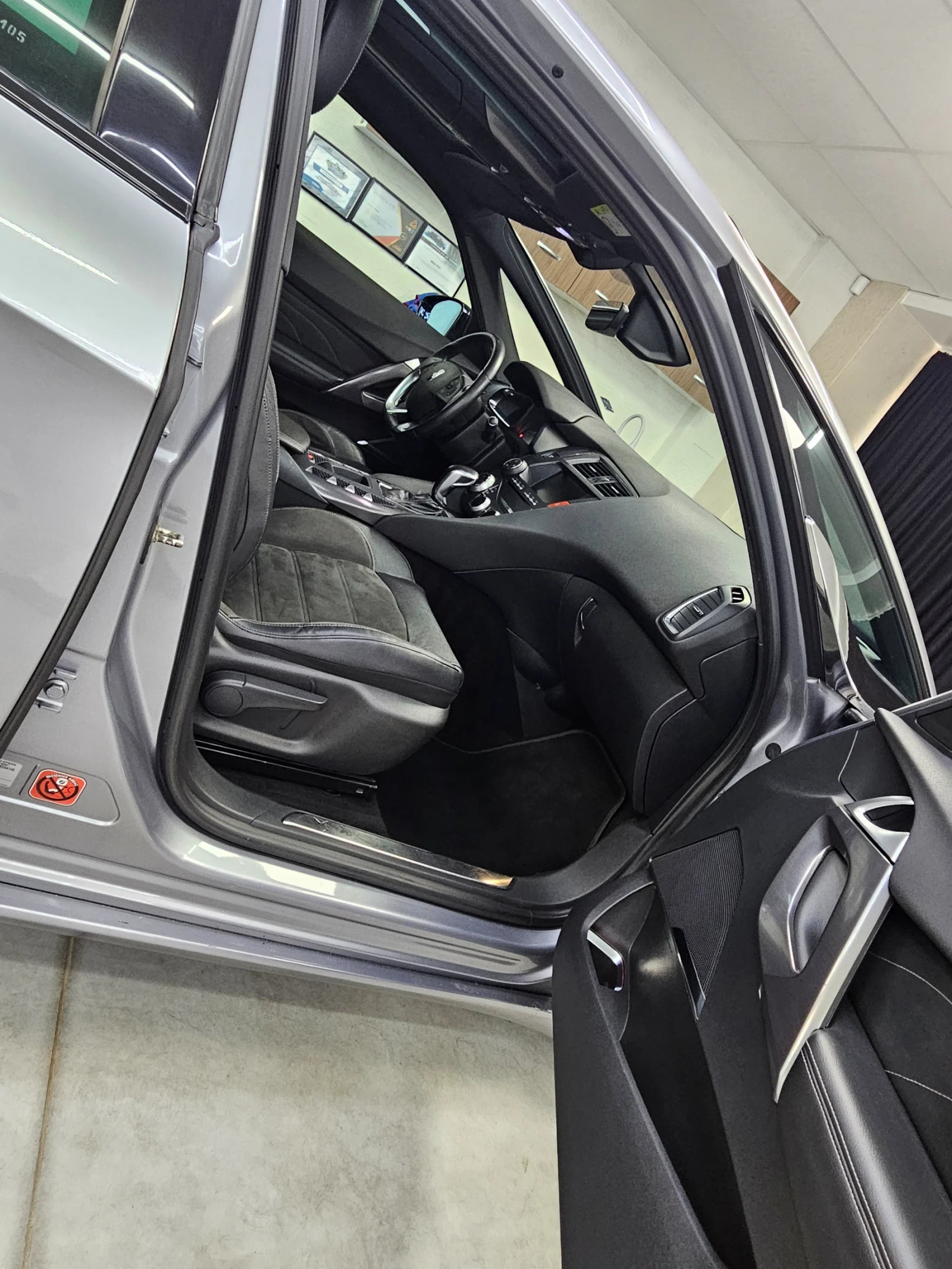 DS DS 5, снимка 8 - Автомобили и джипове - 55077498