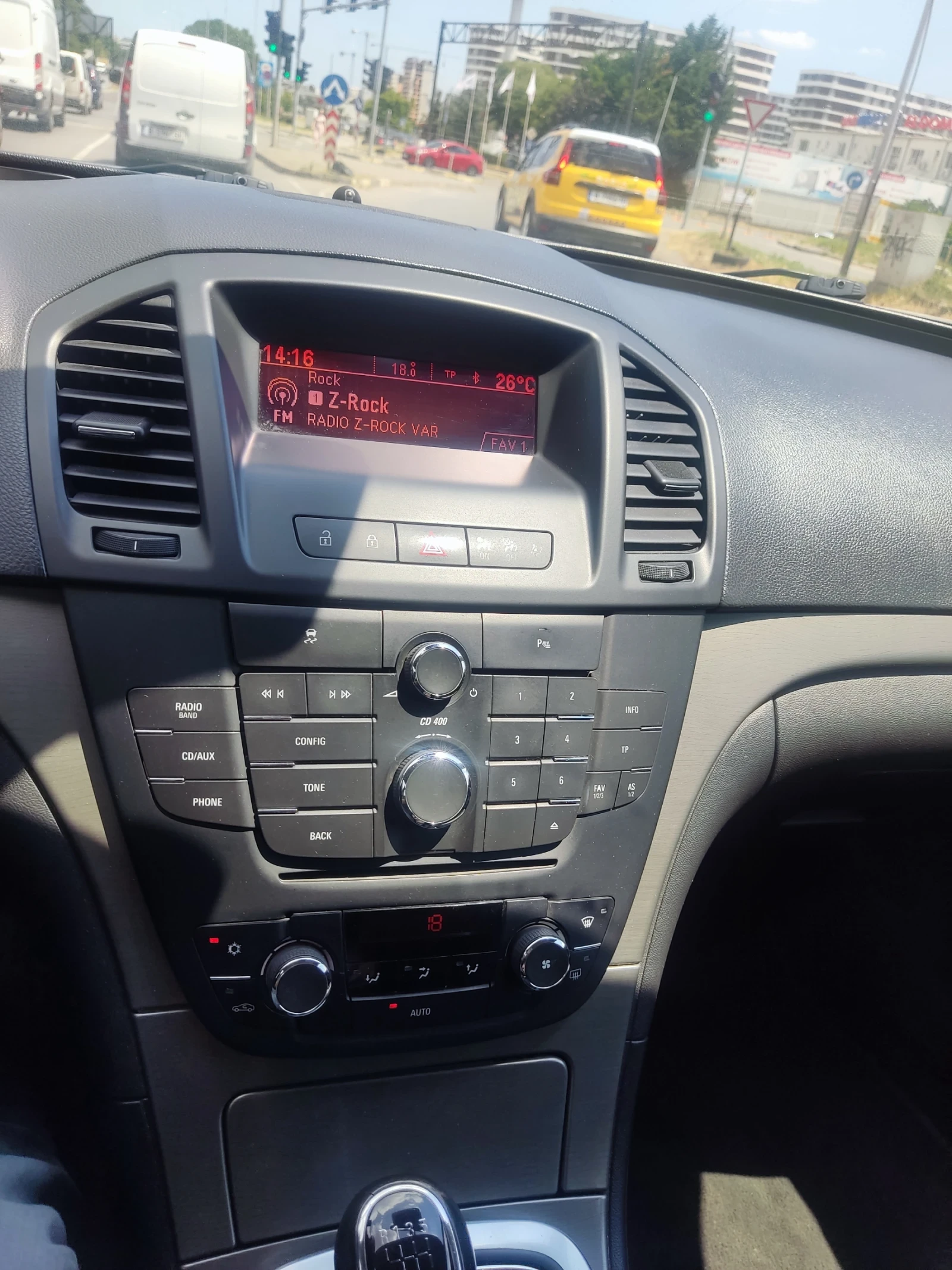Opel Insignia Sports Tourer, снимка 15 - Автомобили и джипове - 55213943