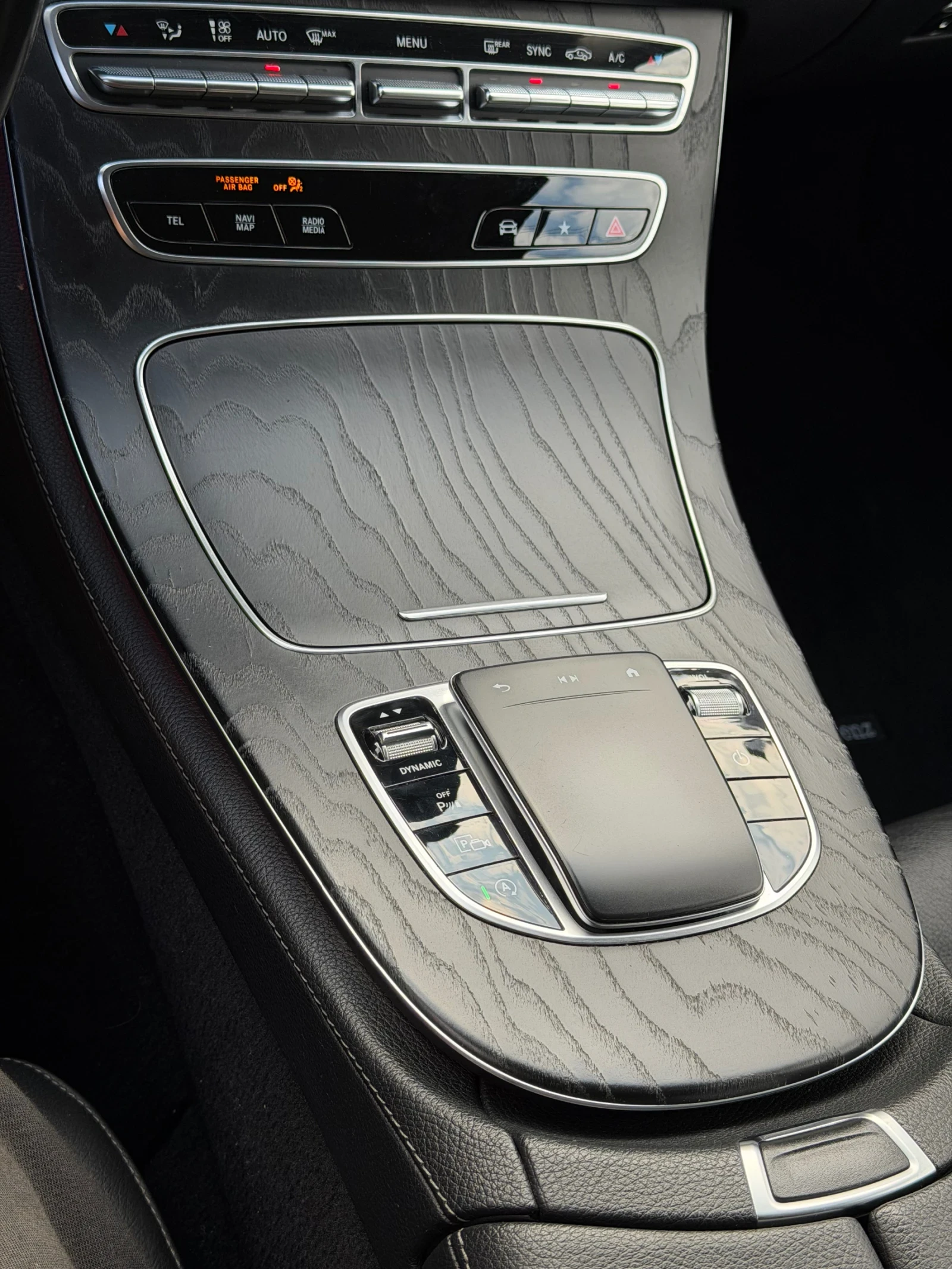 Mercedes-Benz E 220 FACELIFT, MBUX, снимка 17 - Автомобили и джипове - 55397603