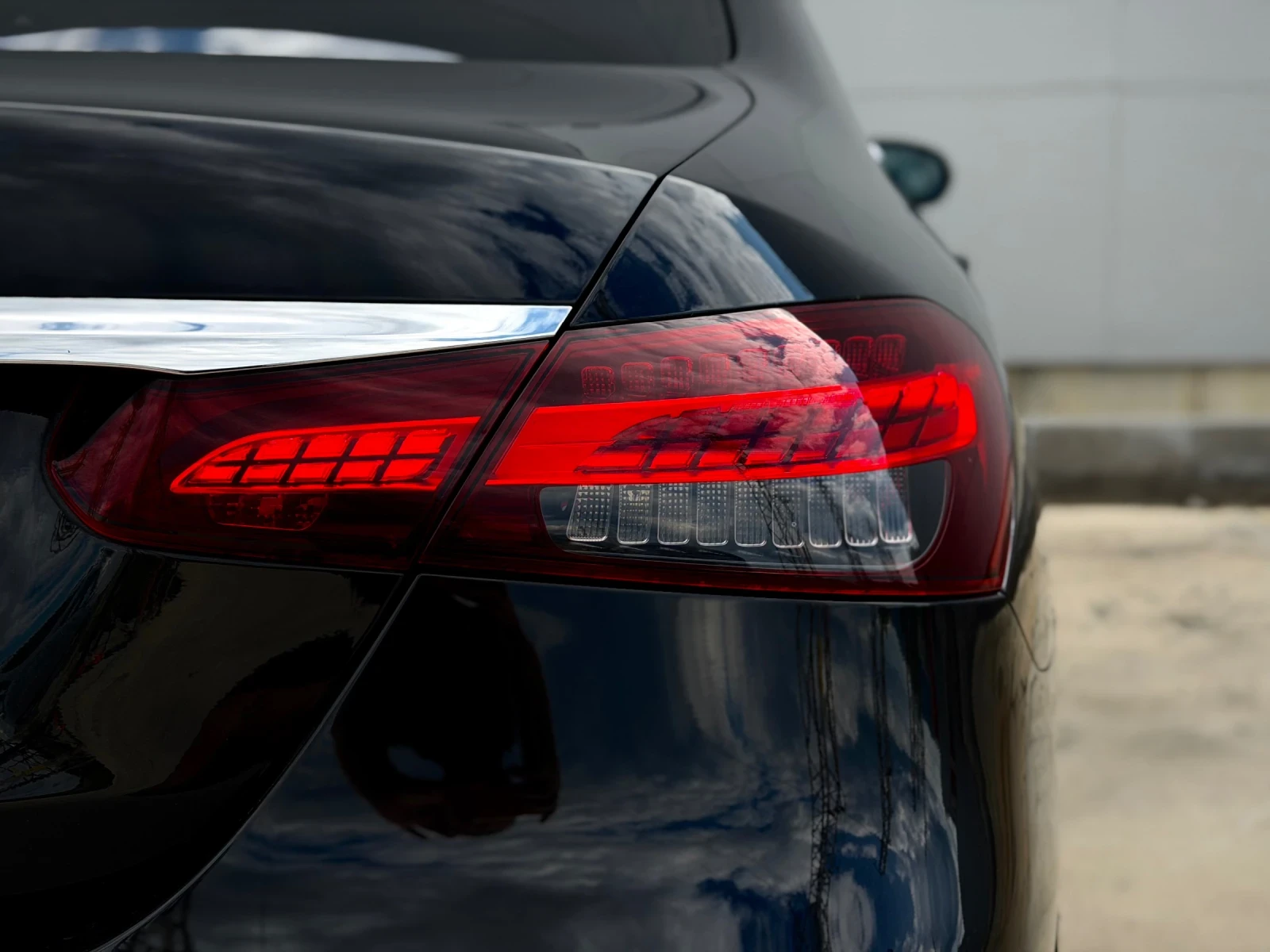 Mercedes-Benz E 220 FACELIFT, MBUX, снимка 7 - Автомобили и джипове - 55397603