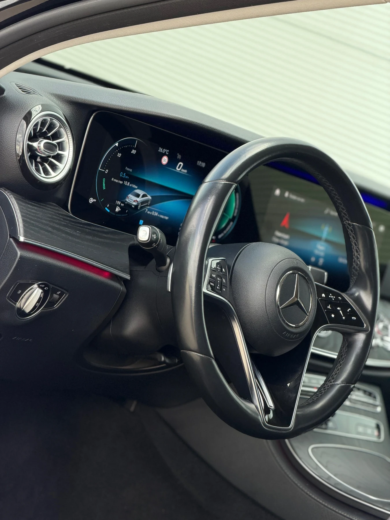 Mercedes-Benz E 220 FACELIFT, MBUX, снимка 14 - Автомобили и джипове - 55397603