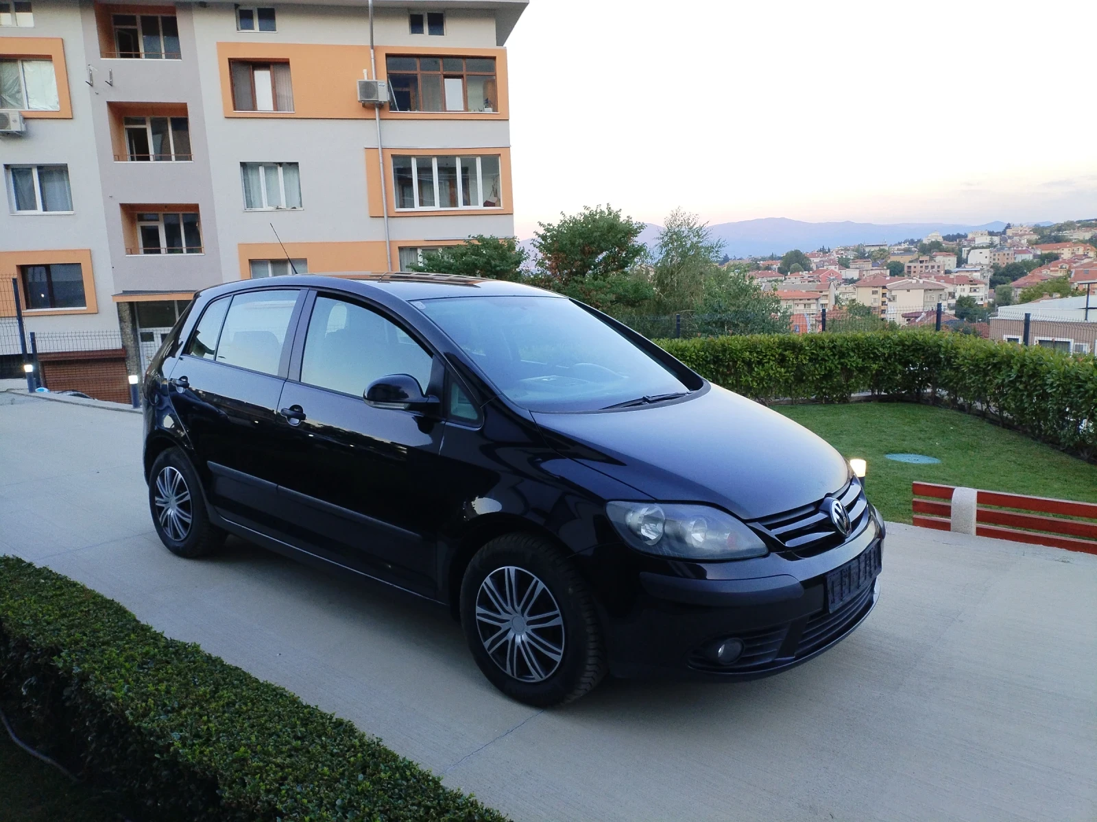 VW Golf Plus 1.9 TDI 90hp Климатроник Темпомат Уникат , снимка 3 - Автомобили и джипове - 55620901