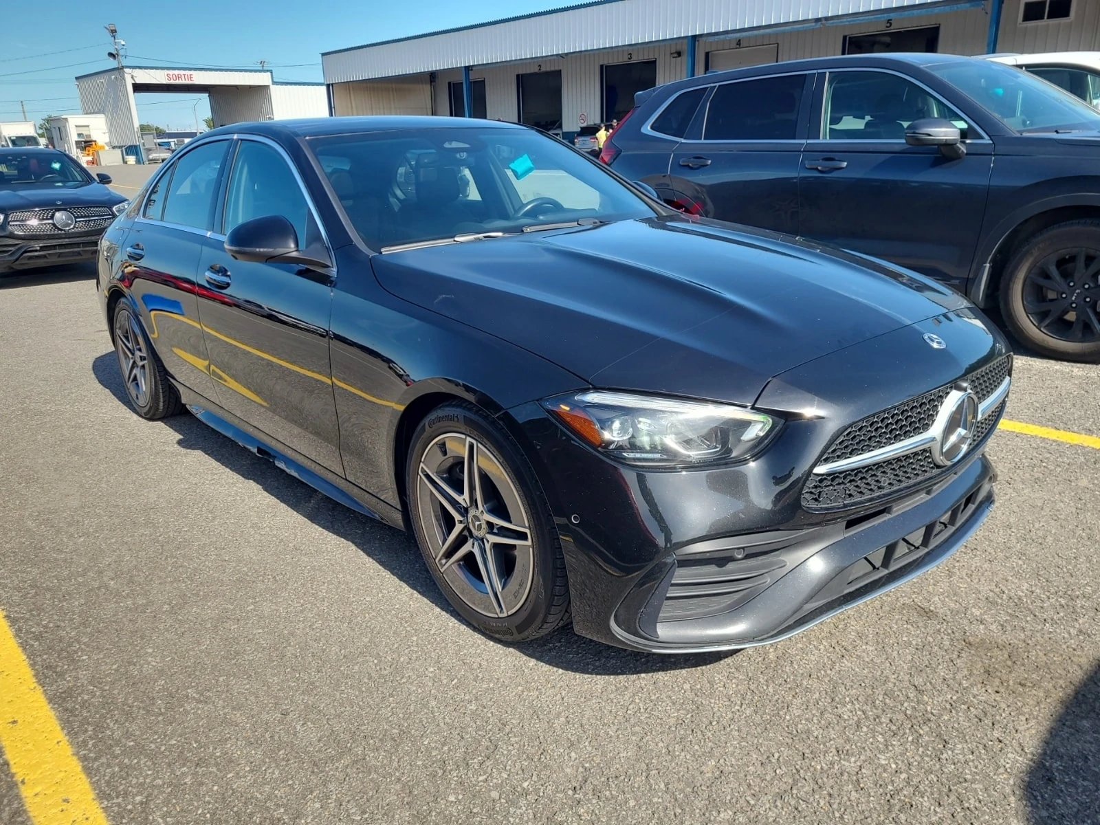 Mercedes-Benz C 300 * AMG Line * CARFAX * , снимка 2 - Автомобили и джипове - 55911261
