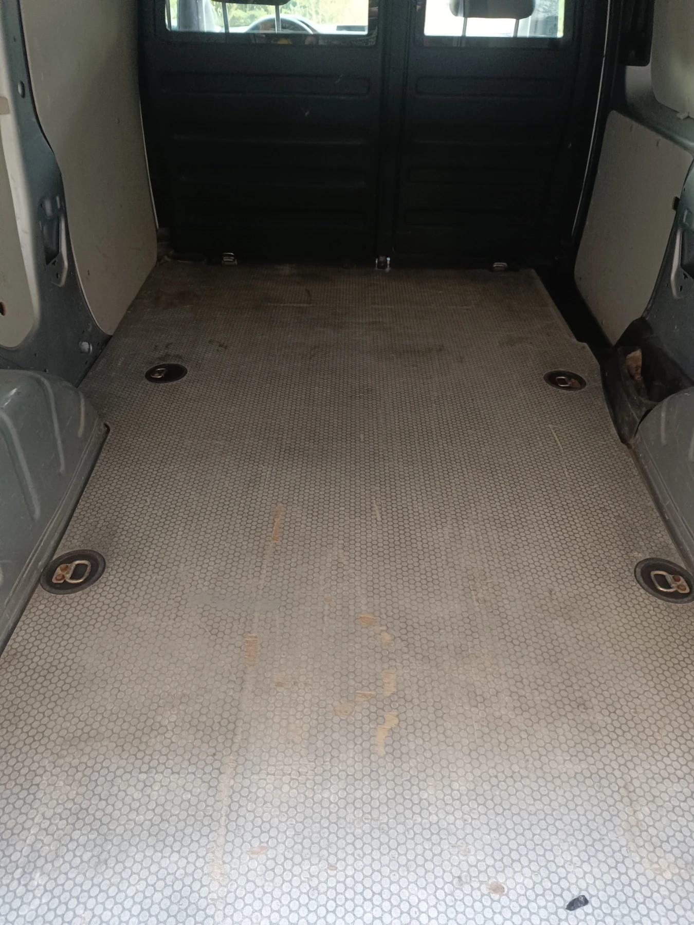 VW Caddy MAXI VAN, снимка 14 - Автомобили и джипове - 56073908